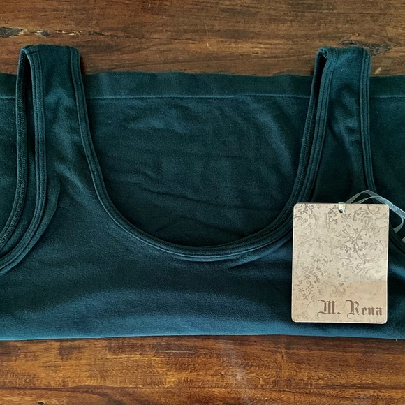 It’s all about blue and green today……super groovy stretch tanks - Picture 4 of 9